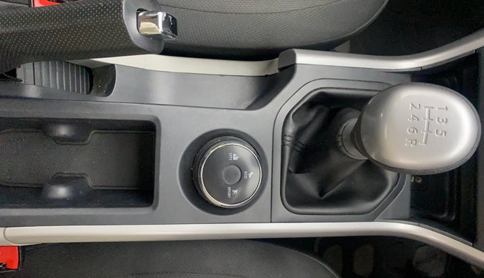 2018 Tata NEXON XM PETROL, Petrol, Manual, 72,439 km, Gear Lever