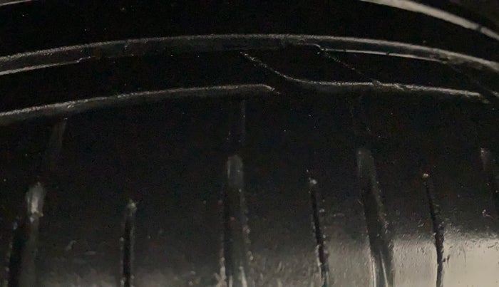 2018 Tata NEXON XM PETROL, Petrol, Manual, 72,439 km, Left Front Tyre Tread