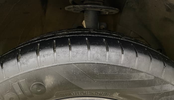 2022 Maruti Dzire ZXI CNG, CNG, Manual, 60,608 km, Right Front Tyre Tread