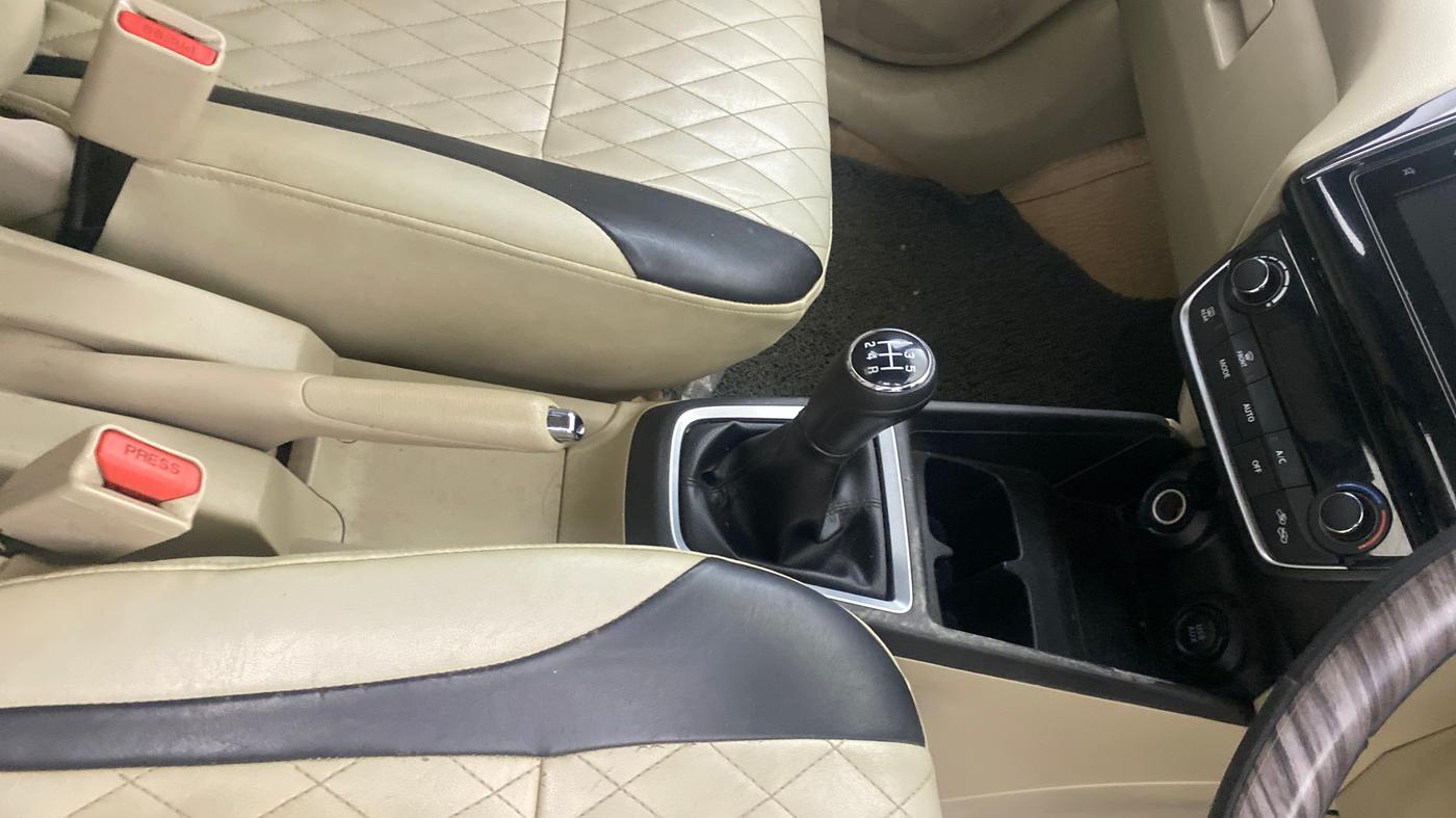 2022 Maruti Dzire ZXI CNG, CNG, Manual, 60,608 km, Gear Lever