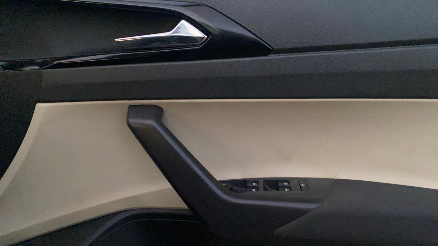 2023 Skoda SLAVIA AMBITION 1.0L TSI MT, Petrol, Manual, 56,705 km, Driver Side Door Panels Control