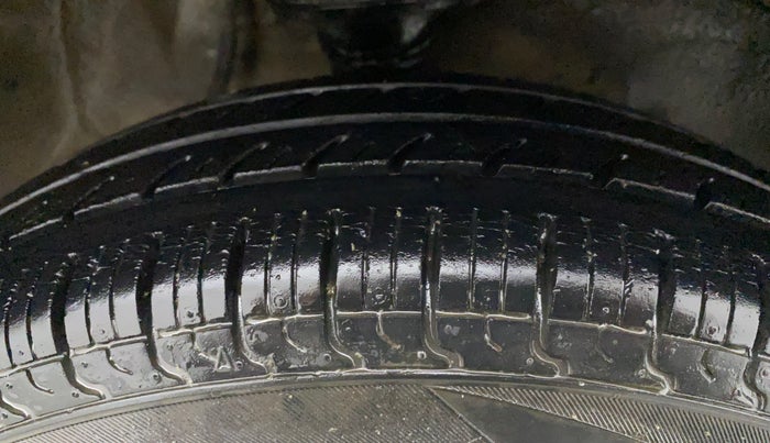 2012 Maruti Alto 800 LXI, Petrol, Manual, 83,443 km, Right Front Tyre Tread
