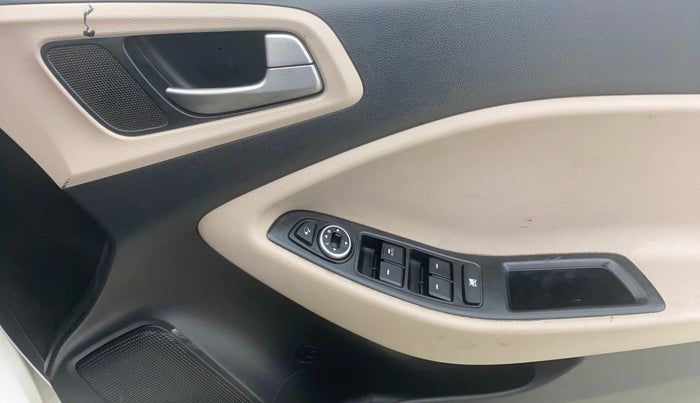 2014 Hyundai Elite i20 SPORTZ 1.2, Petrol, Manual, 43,318 km, Driver Side Door Panels Control