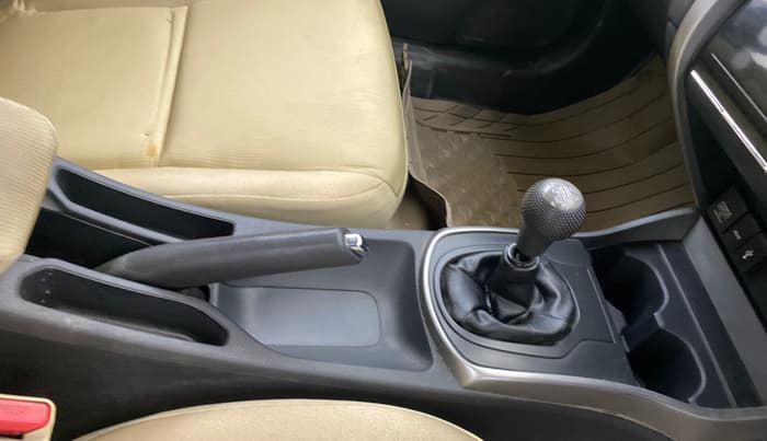 2015 Honda City 1.5L I-VTEC V MT, Petrol, Manual, 1,05,966 km, Gear Lever