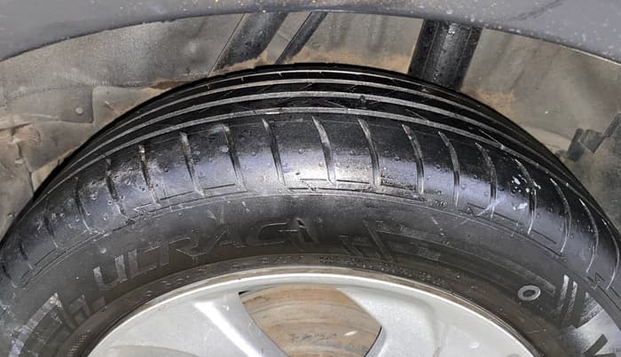 2015 Honda City 1.5L I-VTEC V MT, Petrol, Manual, 1,05,966 km, Left Rear Tyre Tread