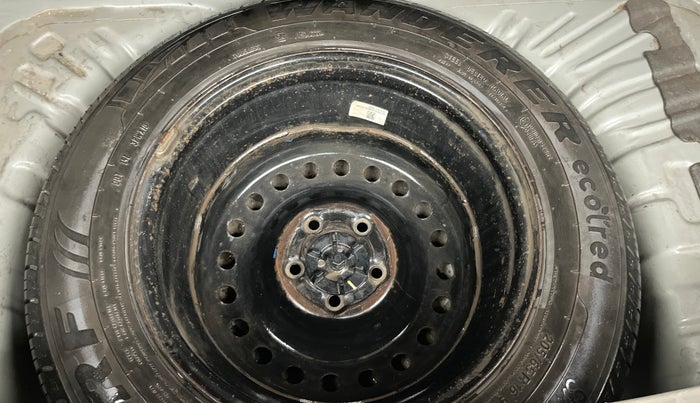 2020 Mahindra XUV300 W6 1.5 DIESEL, Diesel, Manual, 50,032 km, Spare Tyre