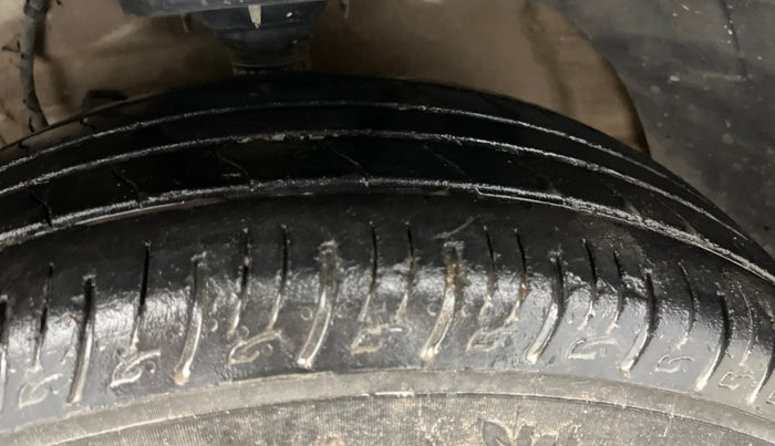 2020 Mahindra XUV300 W6 1.5 DIESEL, Diesel, Manual, 50,032 km, Left Front Tyre Tread