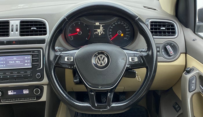2015 Volkswagen Vento HIGHLINE PETROL, Petrol, Manual, 70,950 km, Steering Wheel Close Up
