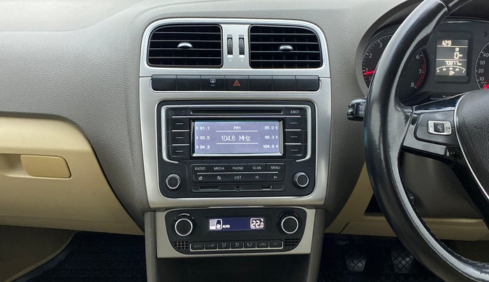 2015 Volkswagen Vento HIGHLINE PETROL, Petrol, Manual, 70,950 km, Air Conditioner