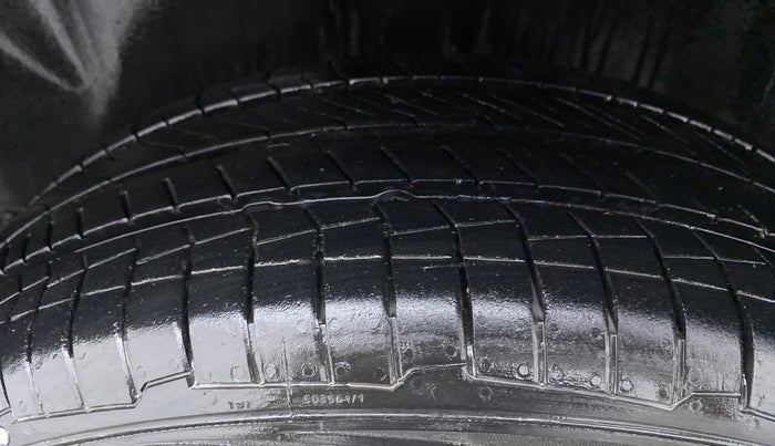 2015 Volkswagen Vento HIGHLINE PETROL, Petrol, Manual, 70,950 km, Left Rear Tyre Tread