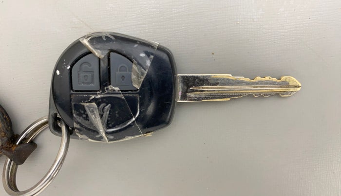 2015 Maruti Swift VXI, Petrol, Manual, 76,873 km, Key Close Up