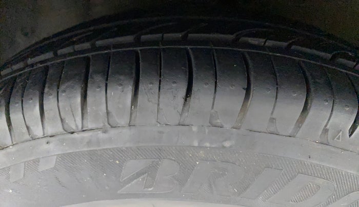 2011 Hyundai i10 SPORTZ 1.2, Petrol, Manual, 41,190 km, Right Front Tyre Tread
