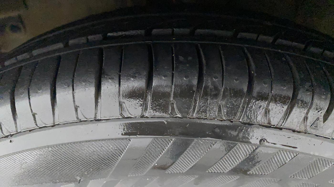 2011 Hyundai i10 SPORTZ 1.2, Petrol, Manual, 41,190 km, Left Front Tyre Tread
