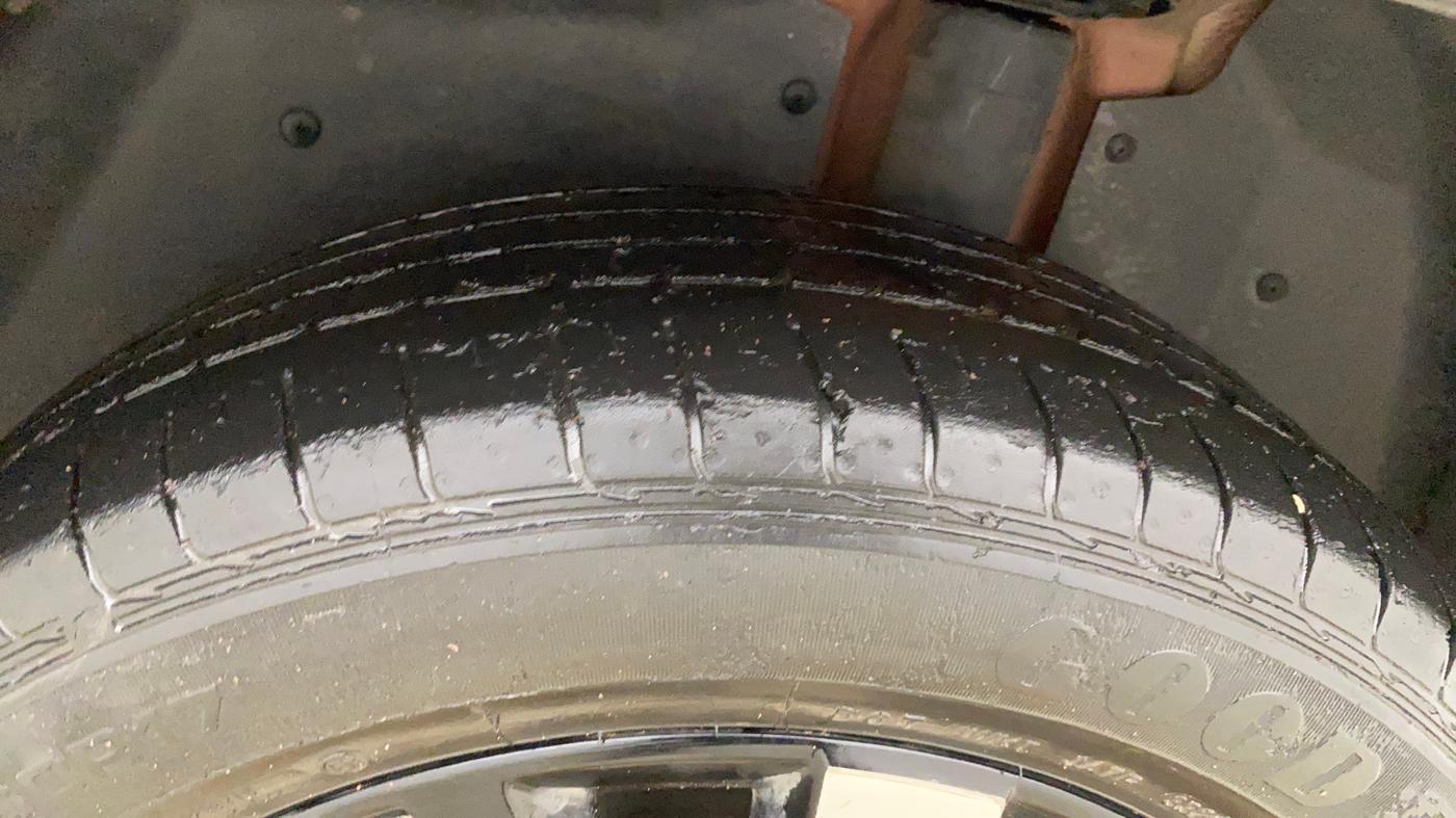 2020 MG HECTOR PLUS SHARP 1.5 PETROL TURBO DCT 6-STR, Petrol, Automatic, 28,230 km, Left Rear Tyre Tread