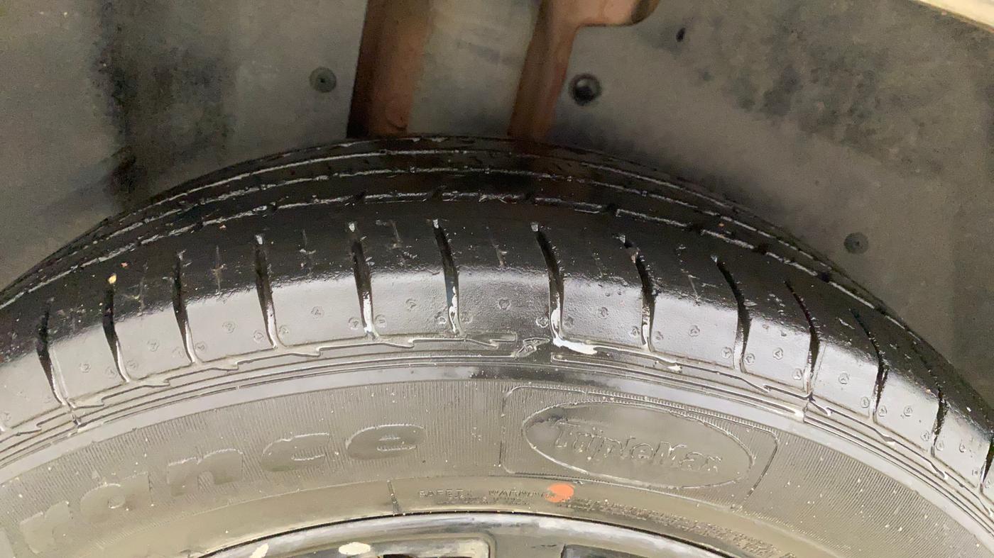 2020 MG HECTOR PLUS SHARP 1.5 PETROL TURBO DCT 6-STR, Petrol, Automatic, 28,230 km, Right Rear Tyre Tread