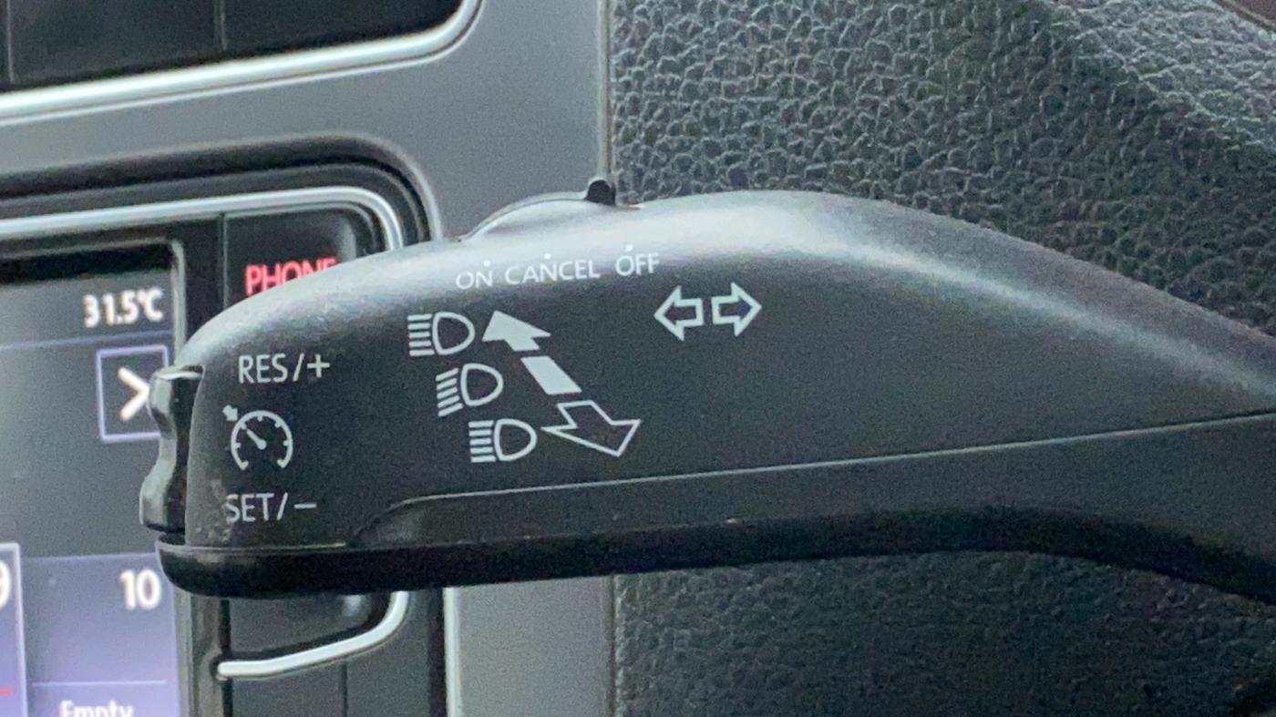 2018 Volkswagen Polo HIGHLINE PLUS 1.0 16 ALLOY, Petrol, Manual, 1,11,151 km, Adaptive Cruise Control