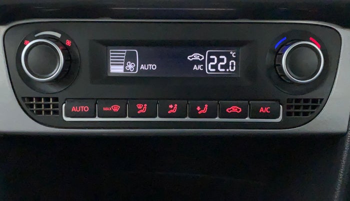 2018 Volkswagen Polo HIGHLINE PLUS 1.0 16 ALLOY, Petrol, Manual, 1,11,151 km, Automatic Climate Control