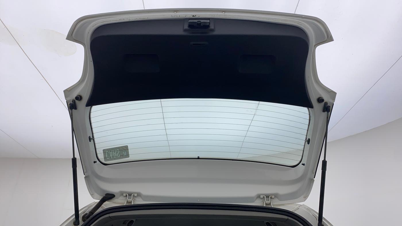 2018 Volkswagen Polo HIGHLINE PLUS 1.0 16 ALLOY, Petrol, Manual, 1,11,151 km, Boot Door Open