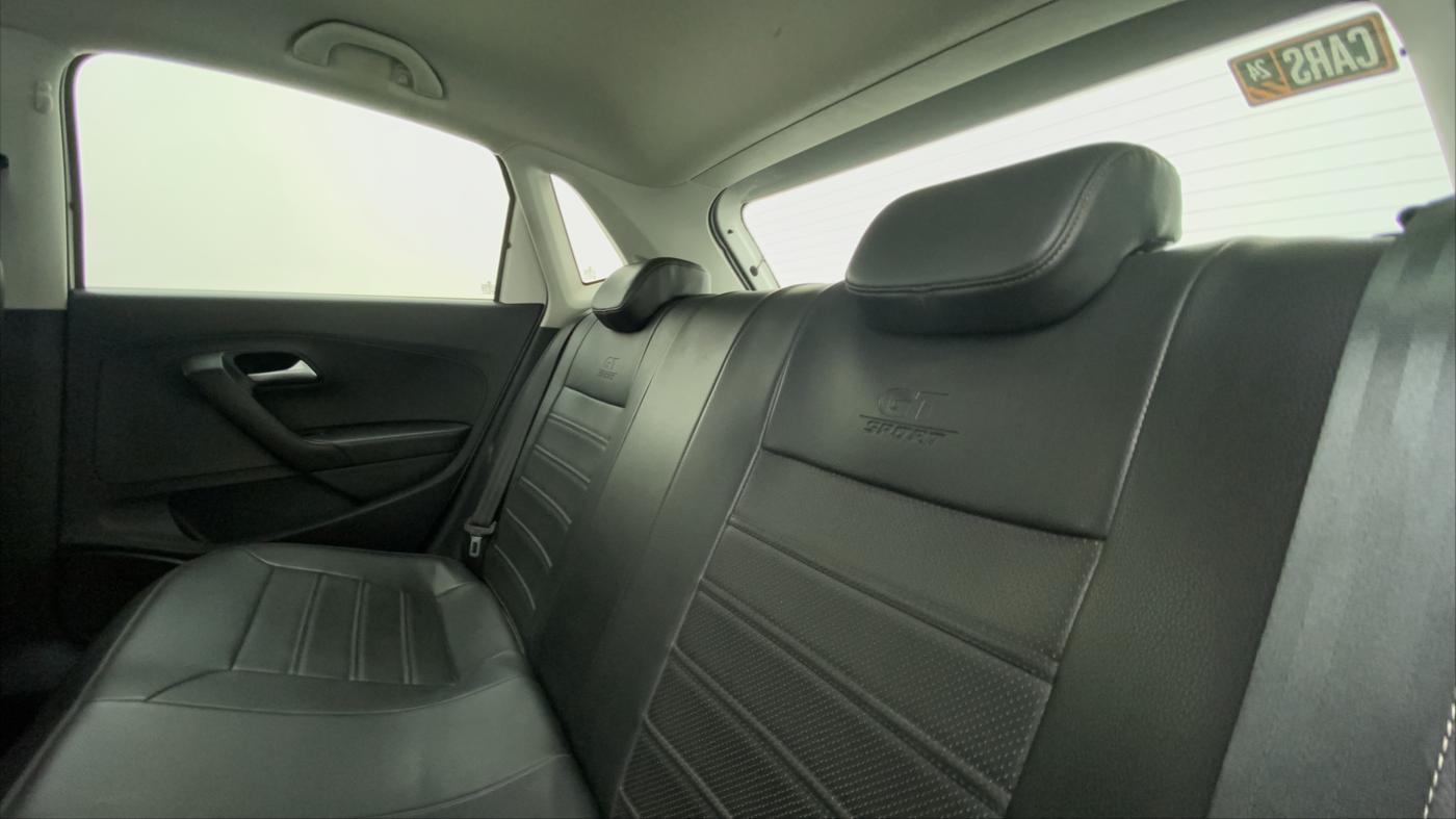 2018 Volkswagen Polo HIGHLINE PLUS 1.0 16 ALLOY, Petrol, Manual, 1,11,151 km, Right Side Rear Door Cabin