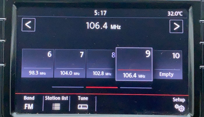 2018 Volkswagen Polo HIGHLINE PLUS 1.0 16 ALLOY, Petrol, Manual, 1,11,151 km, Touchscreen Infotainment System