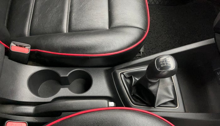 2016 Hyundai Elite i20 SPORTZ 1.2, Petrol, Manual, 90,960 km, Gear Lever