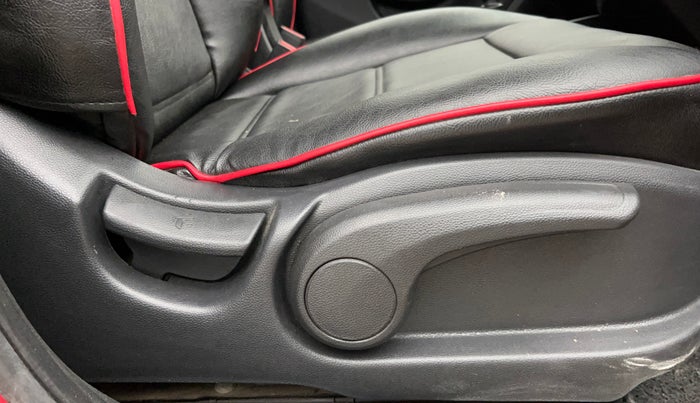 2016 Hyundai Elite i20 SPORTZ 1.2, Petrol, Manual, 90,960 km, Driver Side Adjustment Panel