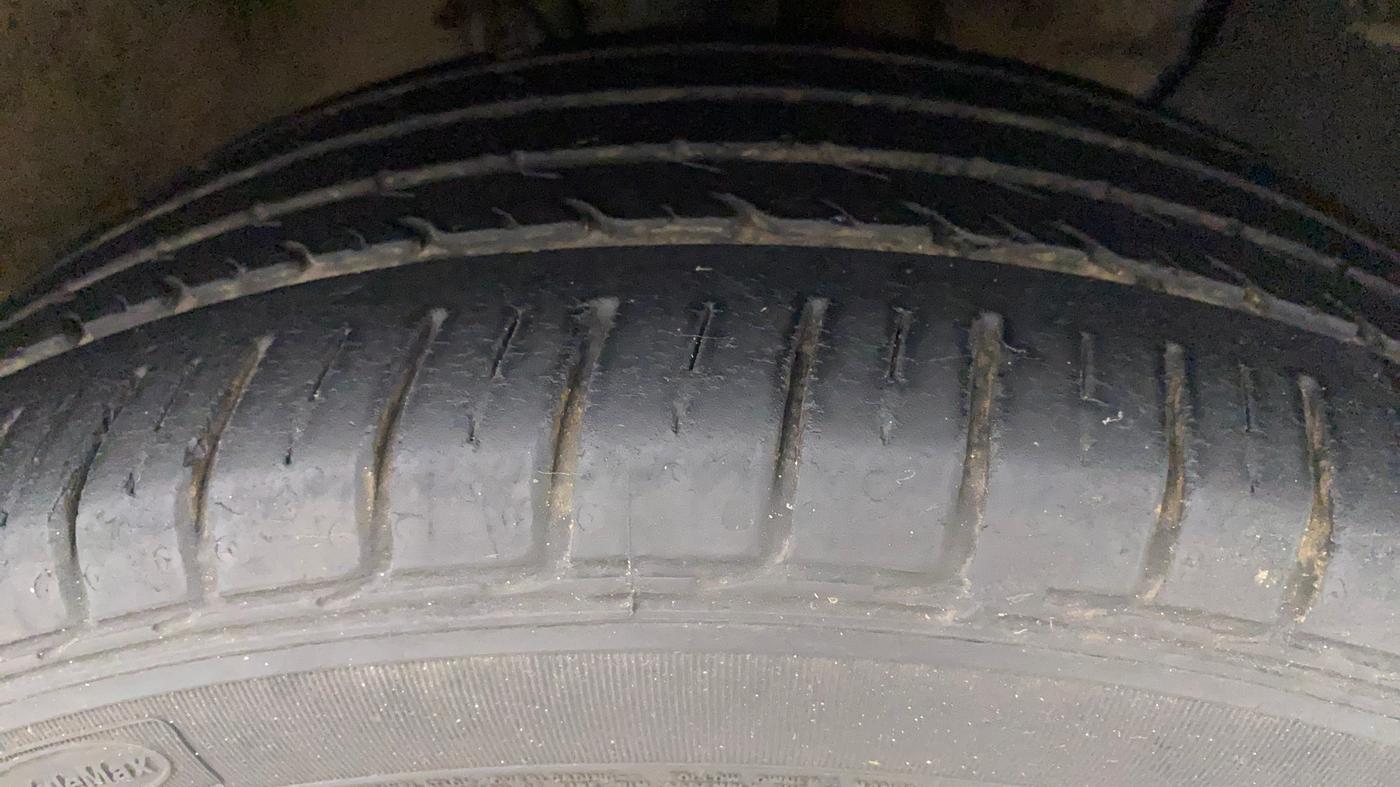 2019 Hyundai Elite i20 SPORTZ PLUS 1.2 DUAL TONE, Petrol, Manual, 24,397 km, Right Front Tyre Tread