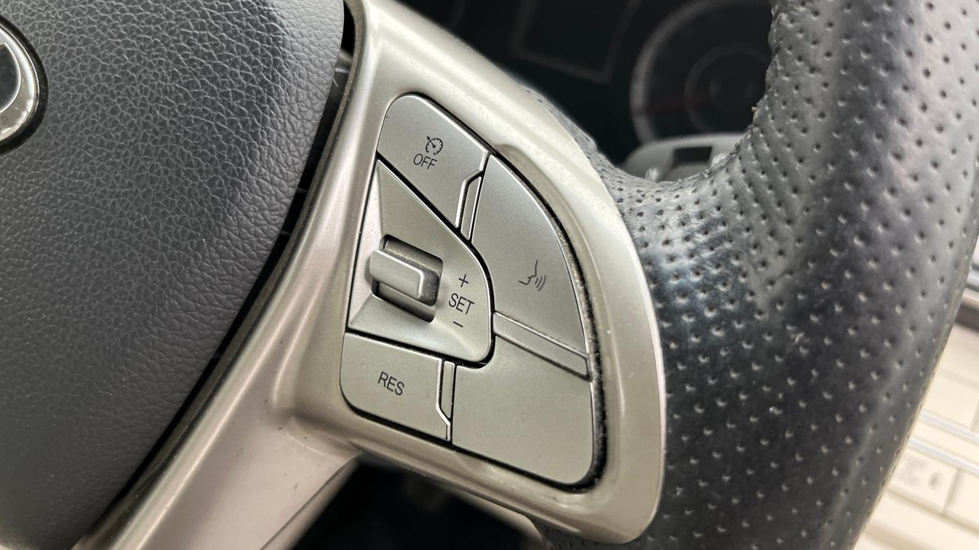 2020 Mahindra XUV300 W8 1.2 PETROL, Petrol, Manual, 27,271 km, Adaptive Cruise Control