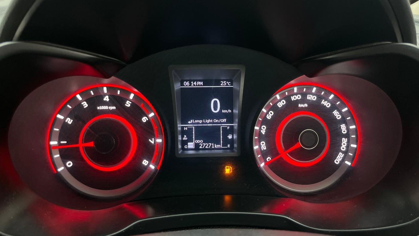 2020 Mahindra XUV300 W8 1.2 PETROL, Petrol, Manual, 27,271 km, Odometer Image