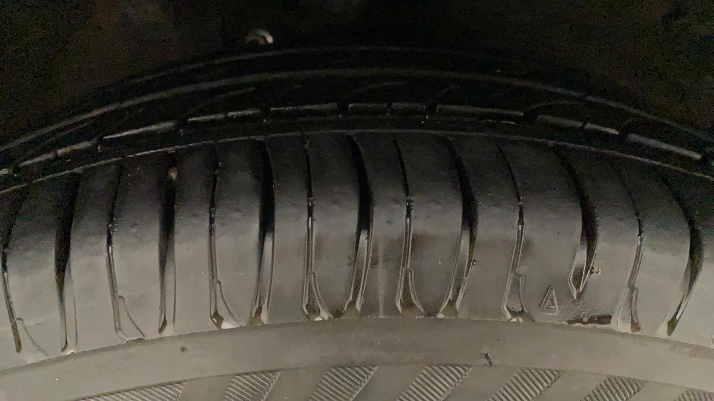 2017 Maruti Celerio VXI CNG, CNG, Manual, 49,606 km, Right Front Tyre Tread