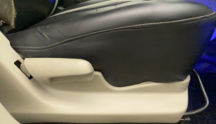 2017 Maruti Celerio VXI CNG, CNG, Manual, 49,606 km, Driver Side Adjustment Panel
