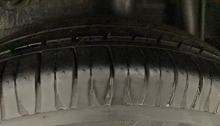 2017 Maruti Celerio VXI CNG, CNG, Manual, 49,606 km, Left Rear Tyre Tread