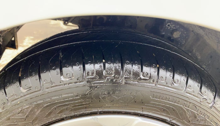 2018 Hyundai Eon MAGNA +, Petrol, Manual, 80,744 km, Right Rear Tyre Tread