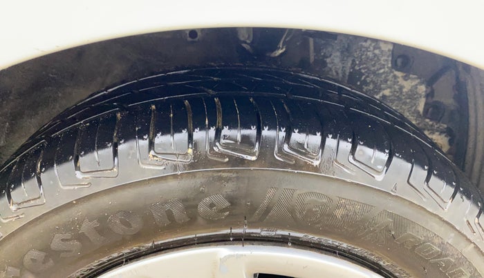 2018 Hyundai Eon MAGNA +, Petrol, Manual, 80,744 km, Right Front Tyre Tread