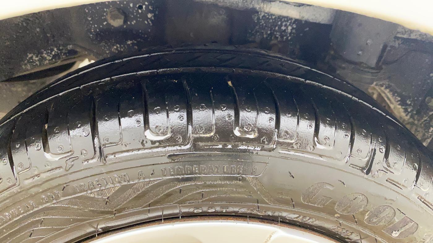 2018 Hyundai Eon MAGNA +, Petrol, Manual, 80,744 km, Left Rear Tyre Tread
