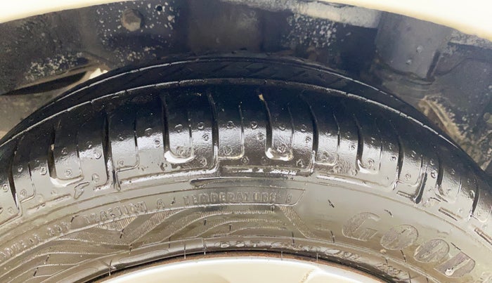 2018 Hyundai Eon MAGNA +, Petrol, Manual, 80,744 km, Left Rear Tyre Tread