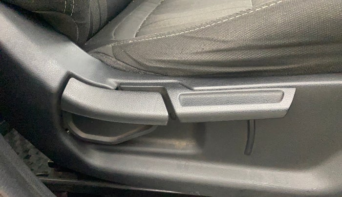 2020 Hyundai VENUE SX 1.0 TURBO IMT, Petrol, Manual, 76,952 km, Driver Side Adjustment Panel