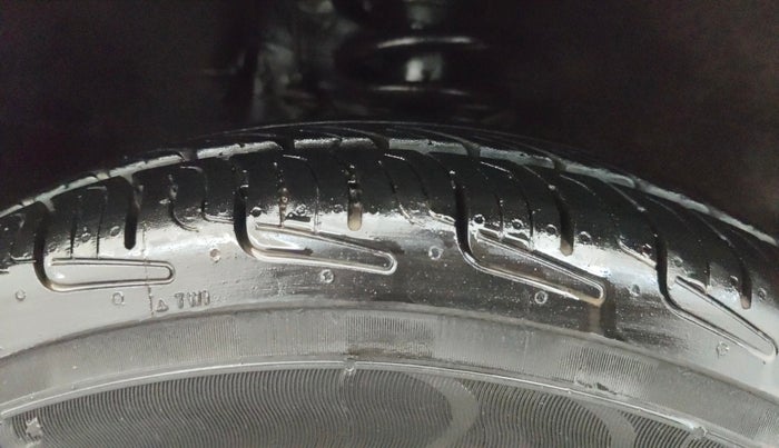 2017 Maruti Alto 800 VXI, Petrol, Manual, 31,273 km, Right Front Tyre Tread