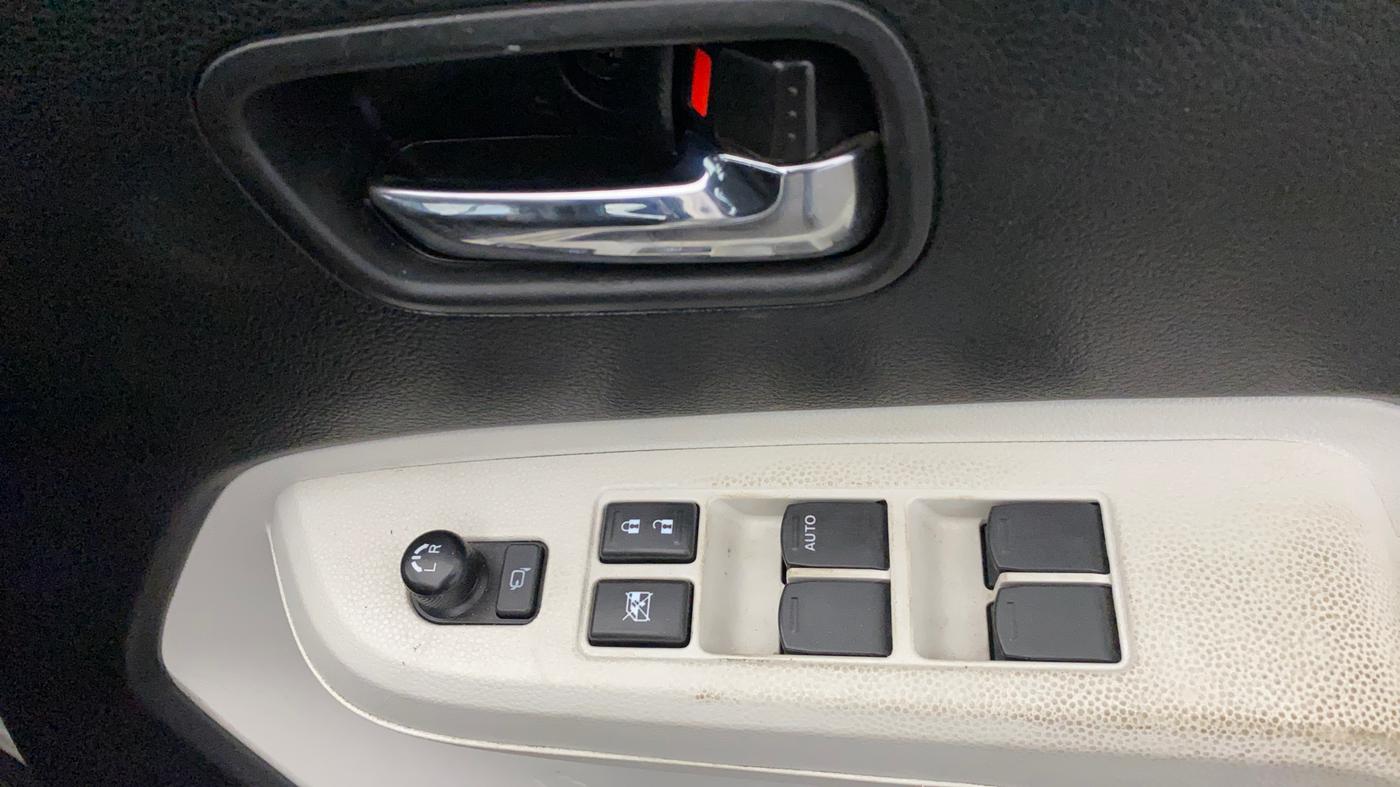 2021 Maruti IGNIS ZETA 1.2 AMT, Petrol, Automatic, 53,314 km, Driver Side Door Panels Control