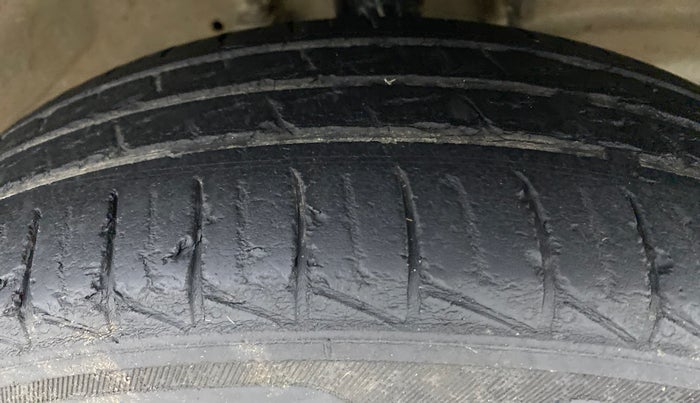 2019 Maruti S PRESSO LXI, Petrol, Manual, 49,342 km, Right Front Tyre Tread