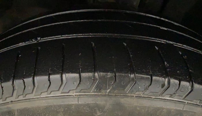 2021 Tata PUNCH ADVENTURE MT, Petrol, Manual, 38,854 km, Left Front Tyre Tread