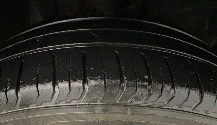 2021 Tata PUNCH ADVENTURE MT, Petrol, Manual, 38,854 km, Right Front Tyre Tread