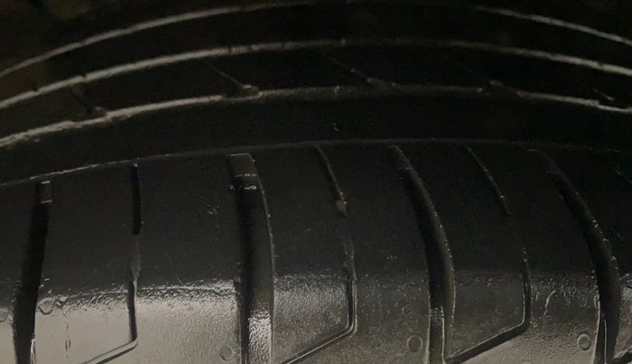 2023 KIA SELTOS HTX 1.5 DIESEL AT, Diesel, Automatic, 31,918 km, Left Front Tyre Tread