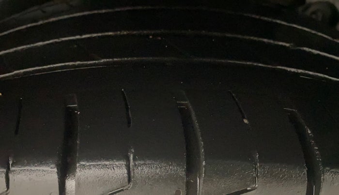 2023 KIA SELTOS HTX 1.5 DIESEL AT, Diesel, Automatic, 31,918 km, Left Rear Tyre Tread