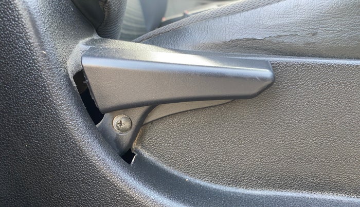 2019 Tata Tiago XZ PETROL, CNG, Manual, 1,13,117 km, Driver Side Adjustment Panel