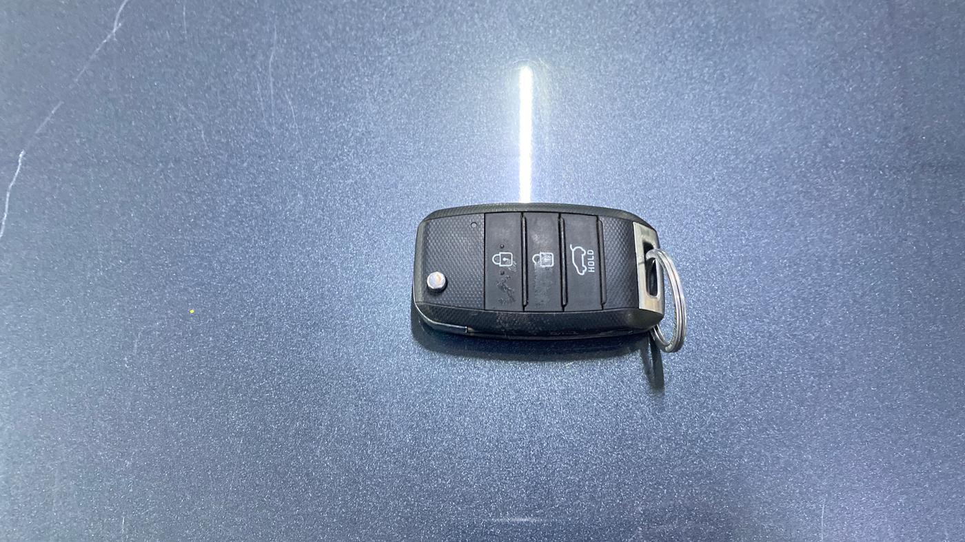 2022 KIA SONET HTK PLUS 1.2, Petrol, Manual, 91,778 km, Key Close Up