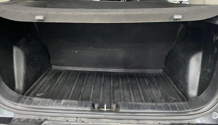 2022 KIA SONET HTK PLUS 1.2, Petrol, Manual, 91,778 km, Boot Inside