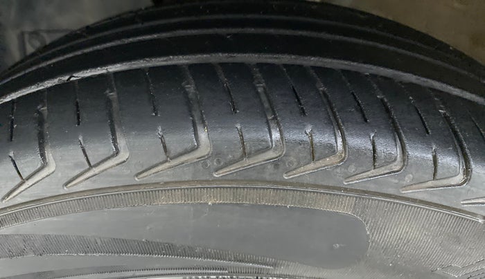 2021 Maruti New Wagon-R LXI CNG 1.0 L, CNG, Manual, 48,315 km, Left Front Tyre Tread
