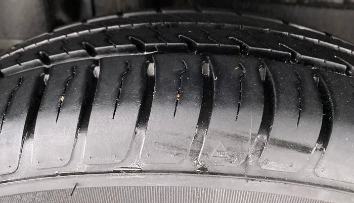 2021 Maruti Dzire VXI, Petrol, Manual, 5,432 km, Right Rear Tyre Tread