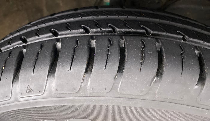 2021 Maruti Dzire VXI, Petrol, Manual, 5,432 km, Right Front Tyre Tread